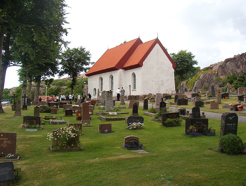 File:Svenneby gamla kyrka.jpg