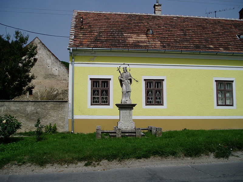 File:Smolenice03.jpg