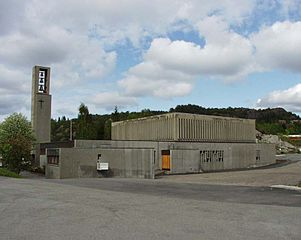 Norsk bokmål: Strusshamn kirke, Askøy English: Strusshamn church, Askøy