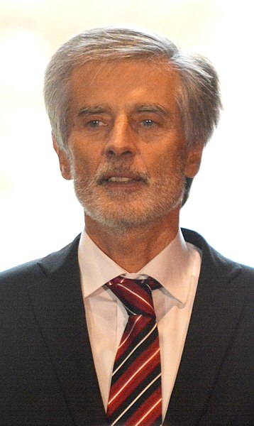 File:H.E. Peter Weiss Praha 2017.jpg