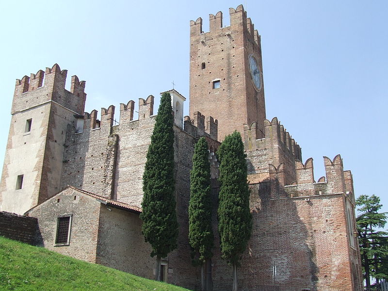 File:CastelloVillafranca2.jpg