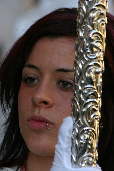 File:Pierced in Granada.jpg