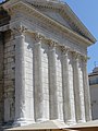 Maison Caree-Dieser römische Podiumstempel 1.Jh. n.Chr.ist der besterhaltenste noch vorhandene römische Tempel. Grundfläche 26 x 15 m.