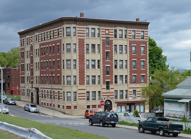 File:Gauthier Block, Holyoke, Mass.jpg