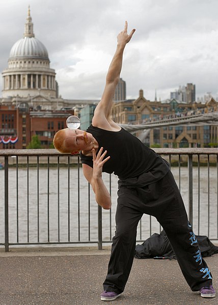 File:Street dancer.jpg