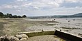 La ria de la Rivière du Faou à marée basse : vue vers l'amont depuis les environs de Lanvoy.