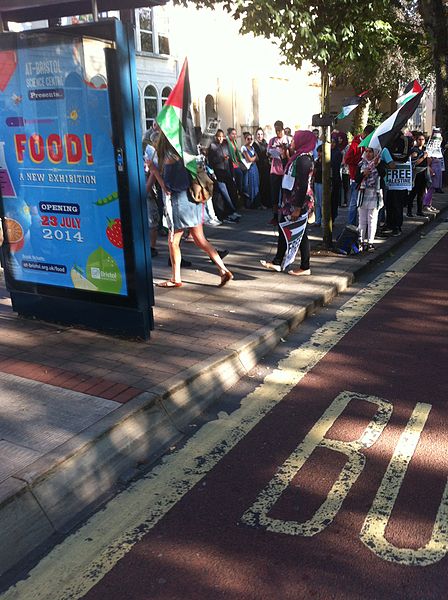 File:Protest against BBC, Bristol, 15th February 2014. Approx 6.30pm Image No.3.jpg