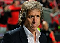 Jorge Jesus a pensar em coisas não relacionadas com o jogo