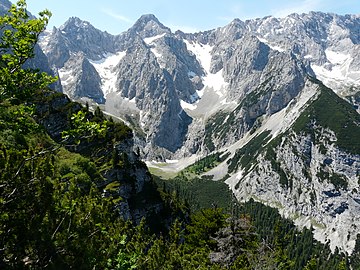 Der Oberreintalschrofen über dem Oberreintal