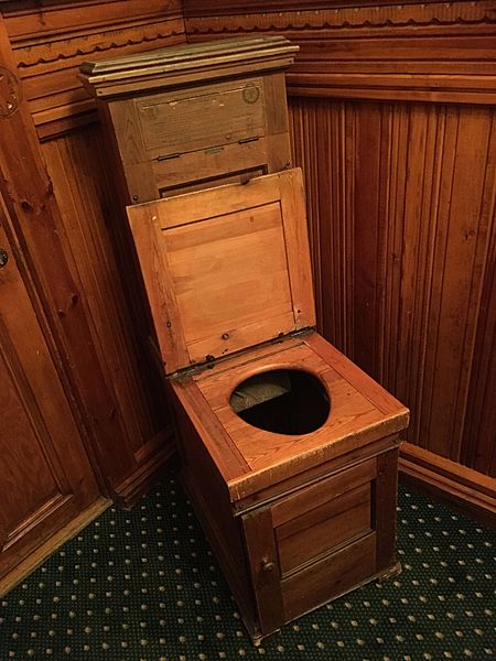 File:Swedish toilet-chair 1890s Historical Fleischer's Hotel Voss, Norway 2016-10 open.jpg