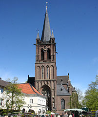 Pfarrkirche St. Cyriakus in Krefeld-Hüls.