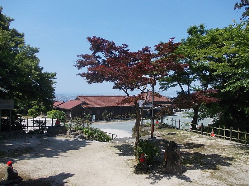 File:Aburayama-kannon 03.jpg