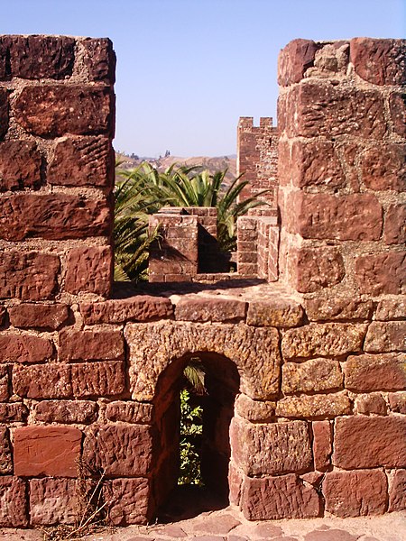 File:Castelo Silves 1.JPG