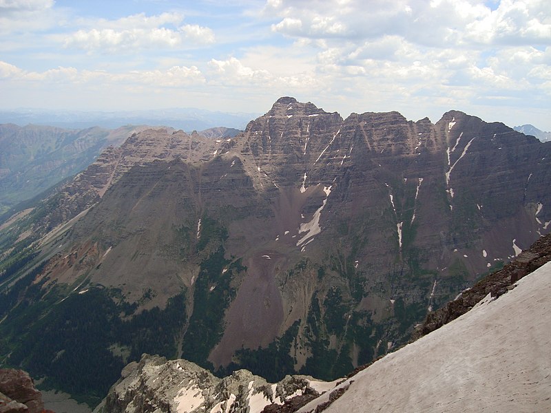 File:Pyramid Peak.jpg