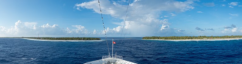 File:Rangiroa ship.jpg