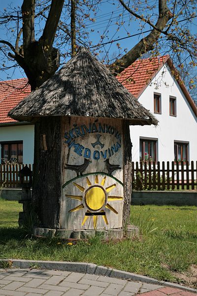 File:Březské, úl (0890).jpg