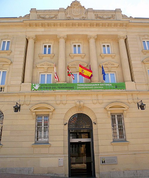 File:Vitoria - Centro Memorial de las Víctimas del Terrorismo (edificio del antiguo Banco de España) 05.jpg