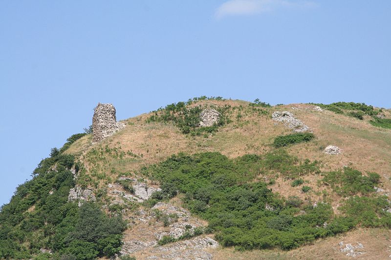 File:Gulustan Castle 15.jpg