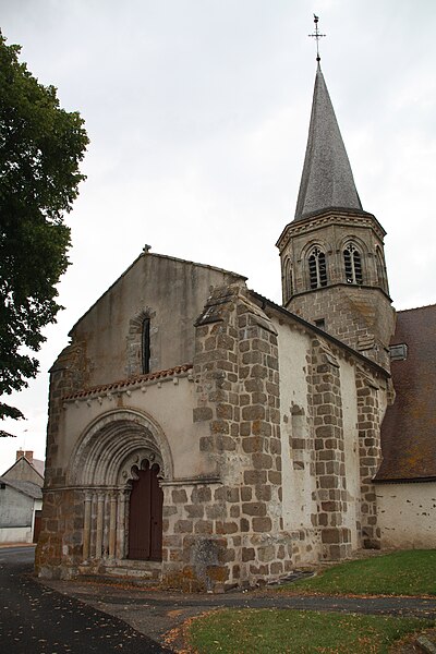 File:02. Église de Saint-Bonnet-de-Four.JPG