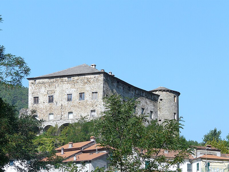 File:Calice al Cornoviglio-castello1.jpg