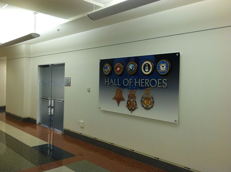 File:Pentagon Hall of Heroes Entrance.JPG