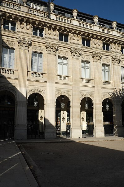 File:Paris 1er Palais Royal 534.jpg