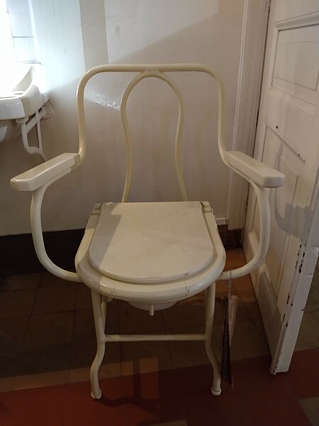 File:Close stool in former psychiatric institute Dr Guislain in Gent.jpg