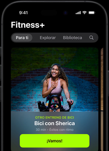 Pantalla de un iPhone que muestra una recomendación de entreno personalizada en el apartado Para Ti de Fitness 