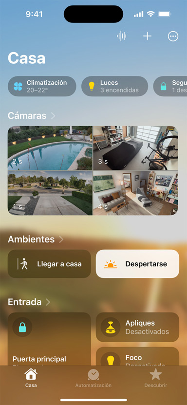 Un iPhone mostrando mi casa, cámaras, ambientes y la puerta principal