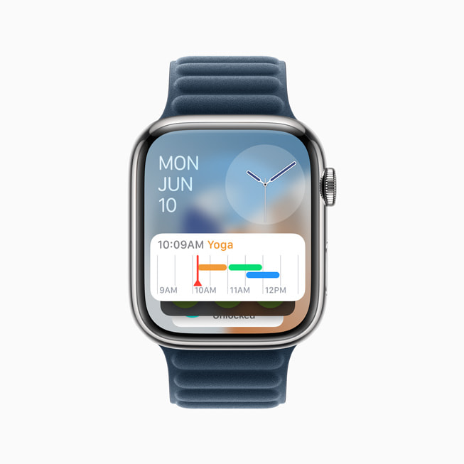 تطبيق التقويم بدعم الحزمة المكدسة معروض على Apple Watch بشريحة S9. 
