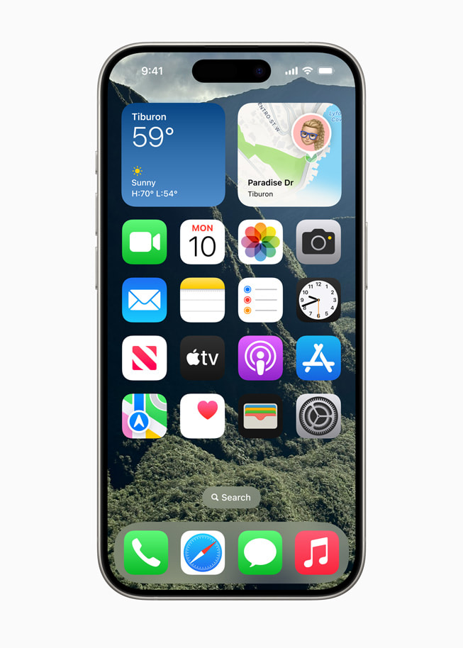 Het beginscherm van een iPhone 15 Pro, met grotere symbolen en widgets.