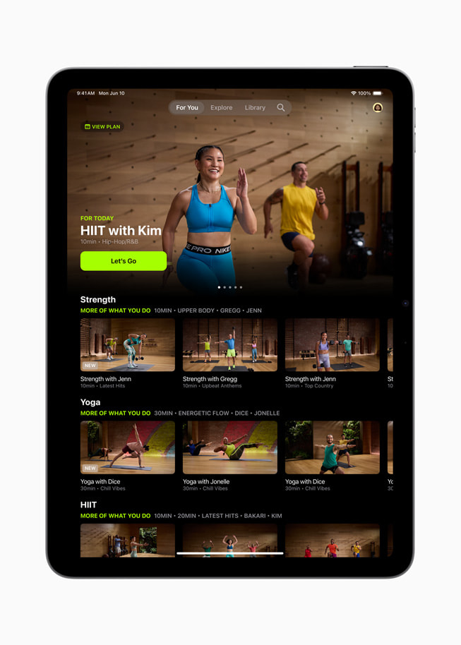 Det nye designet til Apple Fitness  vist på iPad Pro.