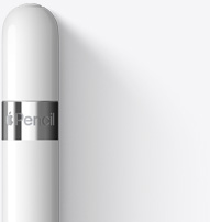 De ronde bovenkant van Apple Pencil 1e generatie met een zilverkleurige ring eromheen waar de naam van het product op staat.