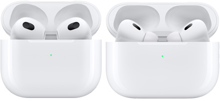 AirPods og AirPods Pro i etui med åbne låg