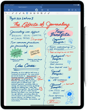 A Goodnotes 6 app egy iPad Prón, amelyhez egy Apple Pencil van rögzítve