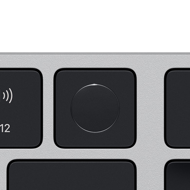 „Touch ID“ vaizdas stambiu planu „Magic Keyboard“ klaviatūroje