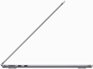 Uzay Grisi rengi MacBook Air modelinin yandan görünümü