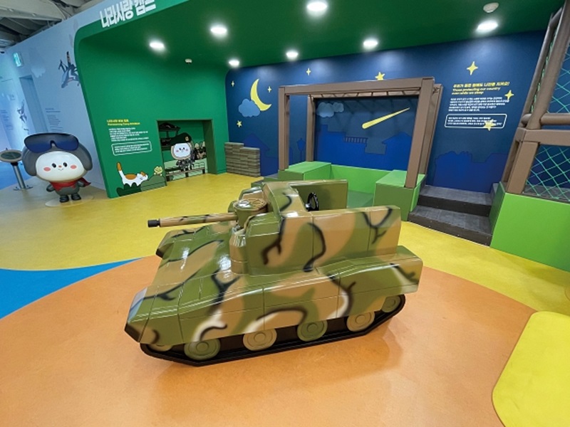 육군 코너에서는 초소 체험과 모형 탱크 운전 등을 할 수 있다. 사진 국가보훈부