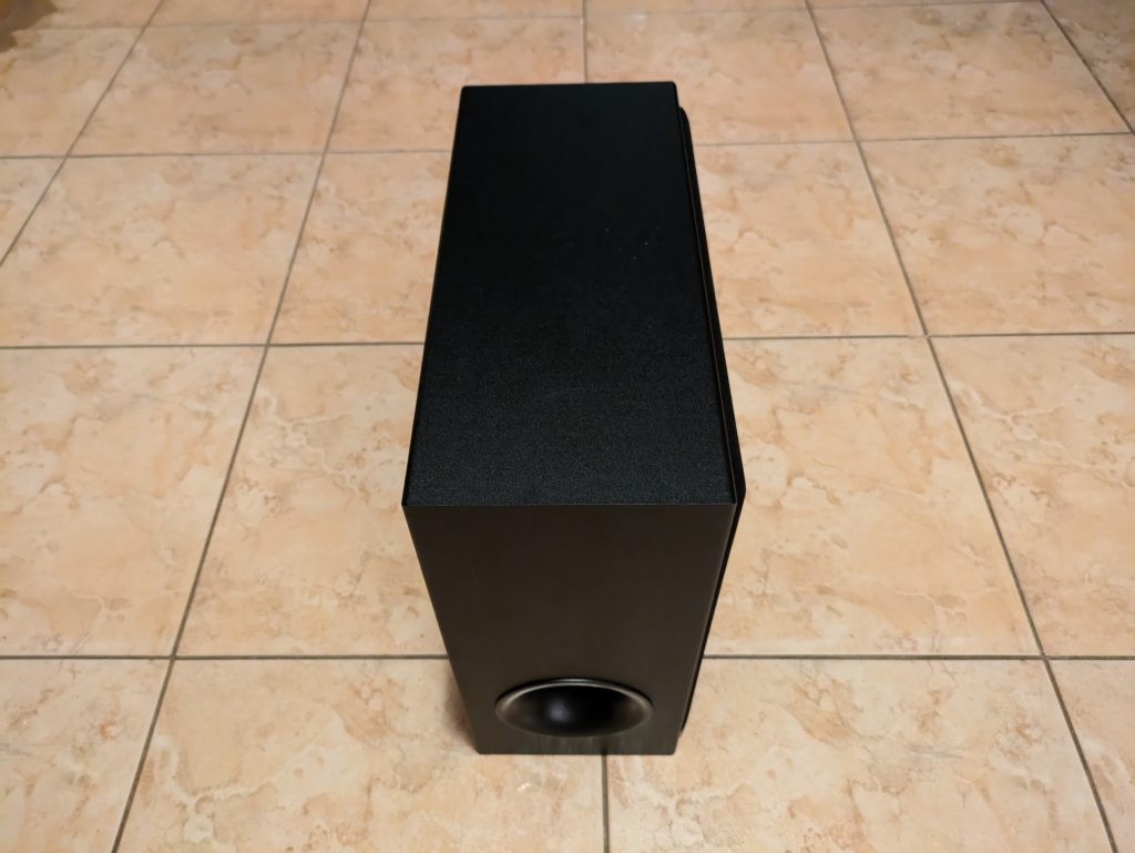 Subwoofer der Yamaha True X Bar 50A Soundbar von vorne