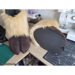 Digitigrade feet hoves